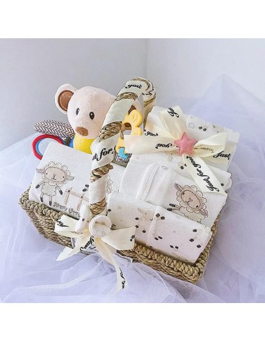 Coffret cadeau naissance brillant des détails fins